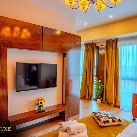 Presidential Luxury Apartments With Amazing View - Yamaluxe Bucharest Exterior photo
