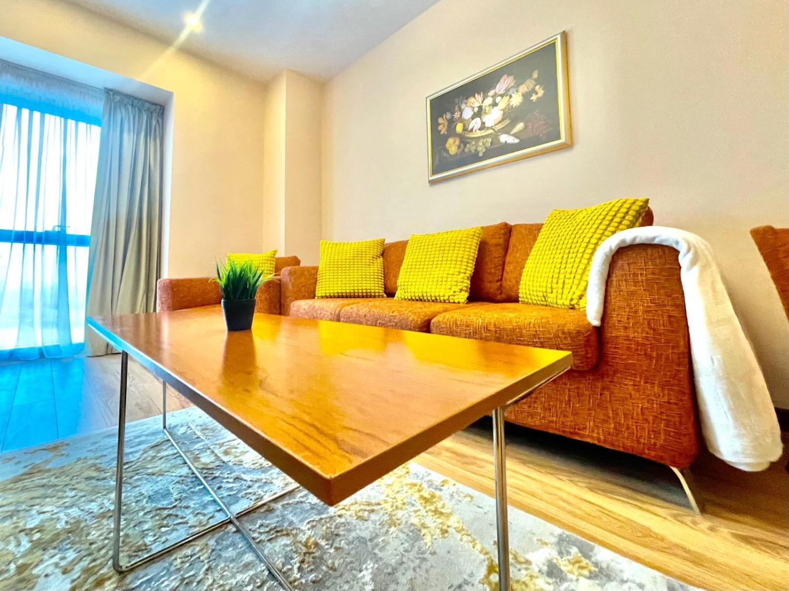 Presidential Luxury Apartments With Amazing View - Yamaluxe Bucharest Exterior photo