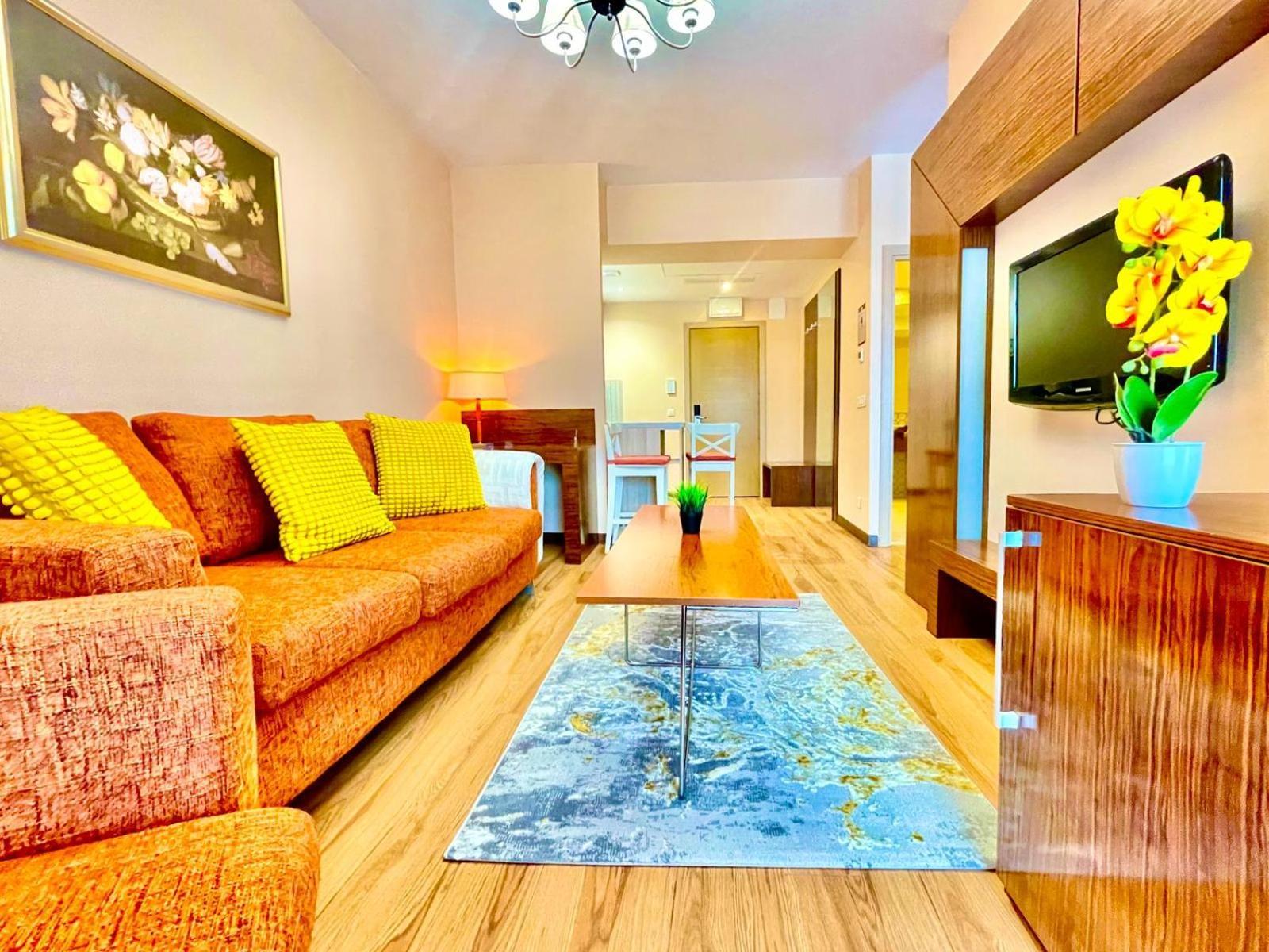 Presidential Luxury Apartments With Amazing View - Yamaluxe Bucharest Exterior photo